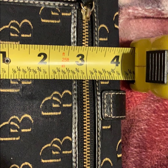 NWT Dooney & Bourke signature wallet - Picture 7 of 8